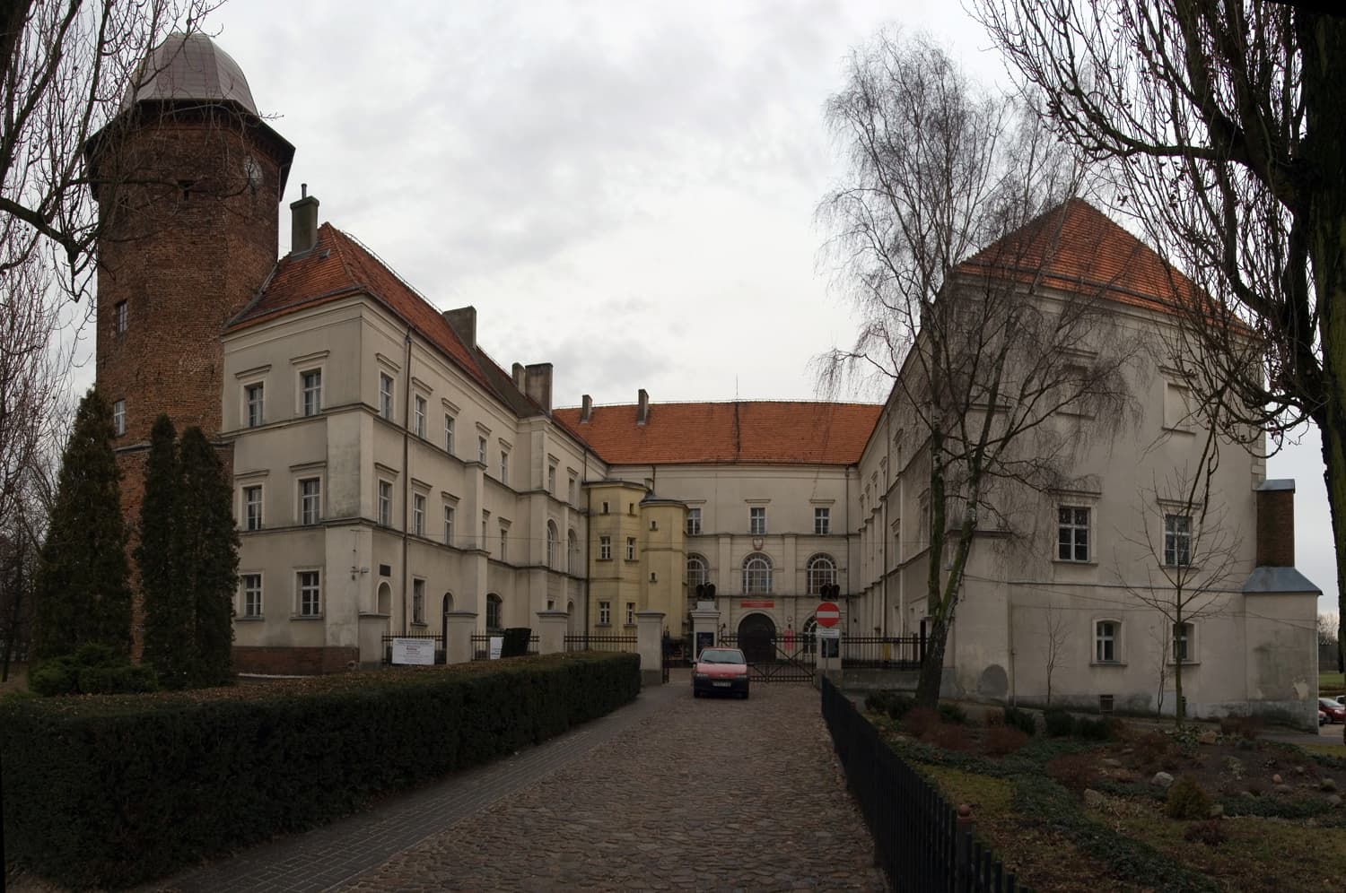 Zamek - Muzeum Ziemi Koźmińskiej